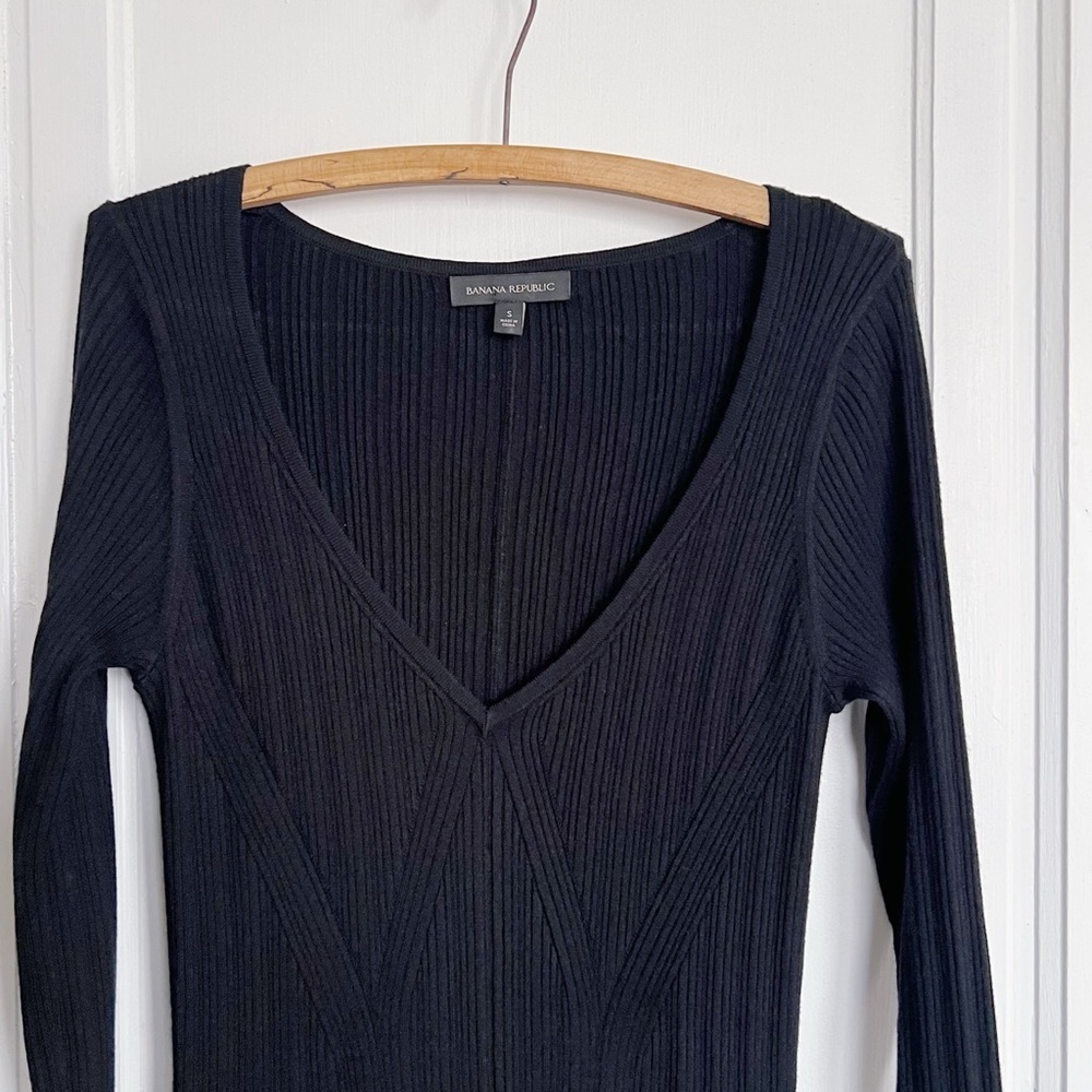 Banana Republic • Ribbed V-Neck Sweater Dress midi knit black cozy flare a-line - Picture 3 of 10